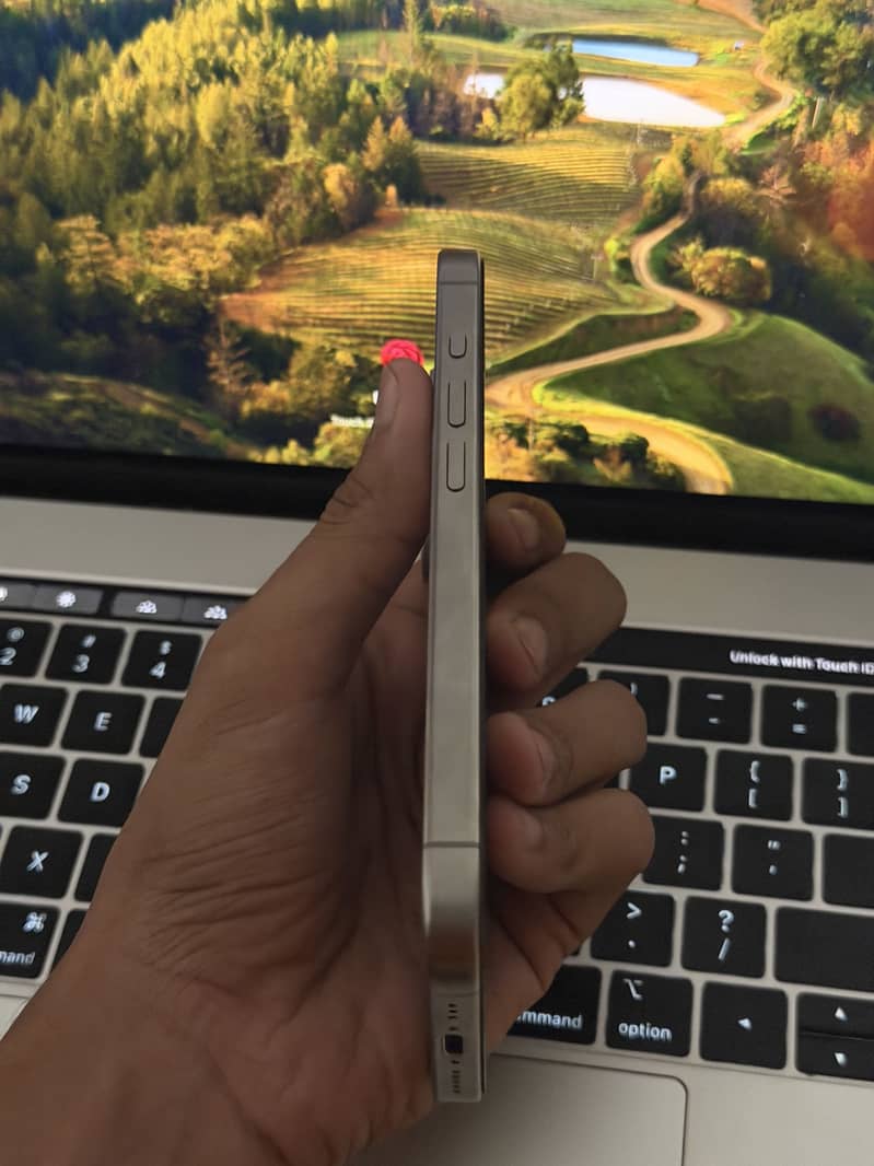Apple iPhone 15 Pro 5