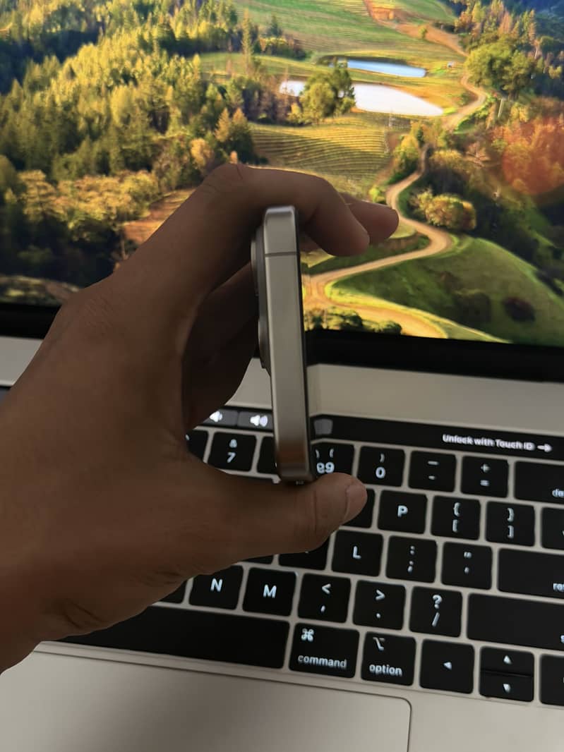 Apple iPhone 15 Pro 6