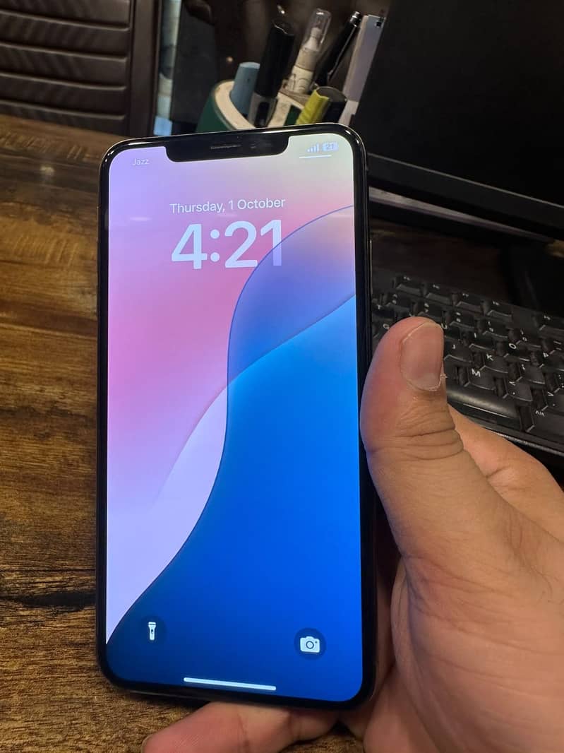 Apple iPhone XS Max 5