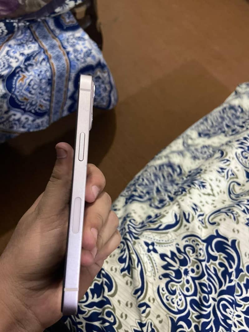 Apple iPhone 13 6