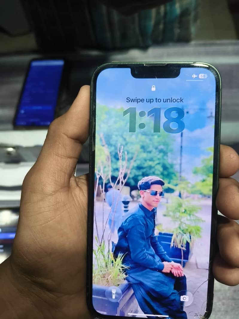 Apple iPhone 13 5