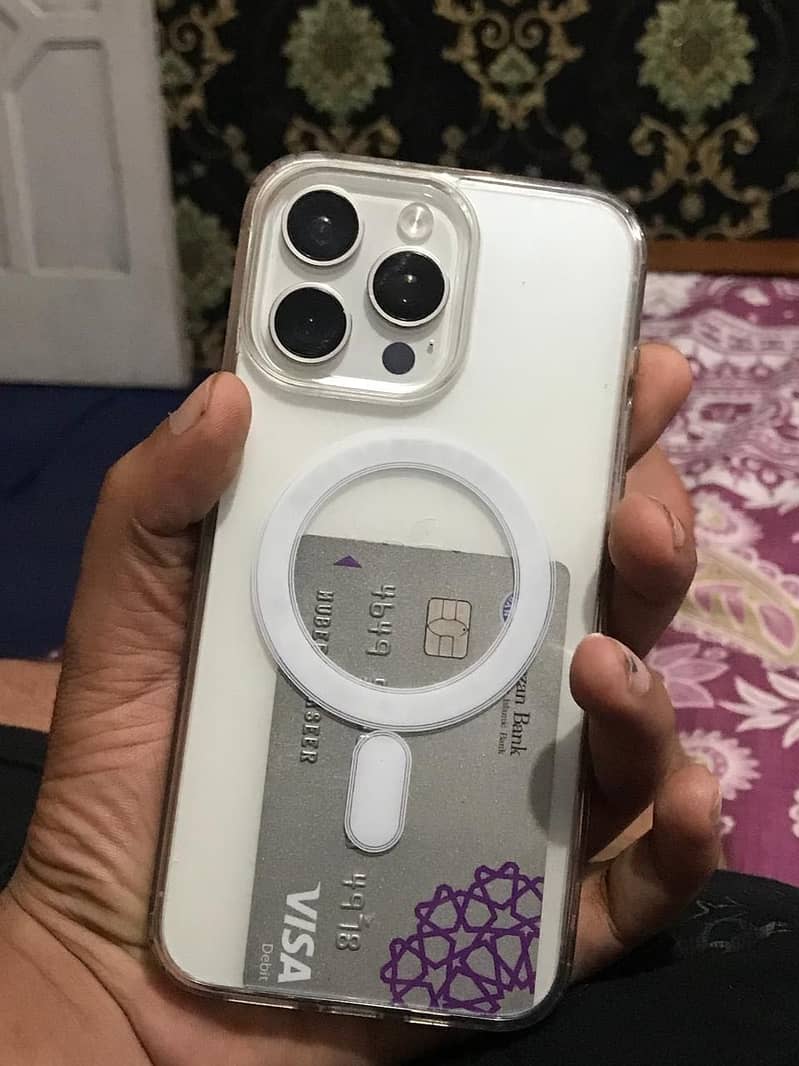 Apple iPhone 15 Pro Max 2