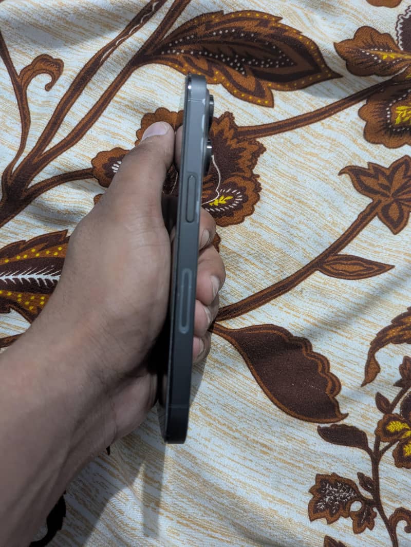 Apple iPhone 14 Pro 2