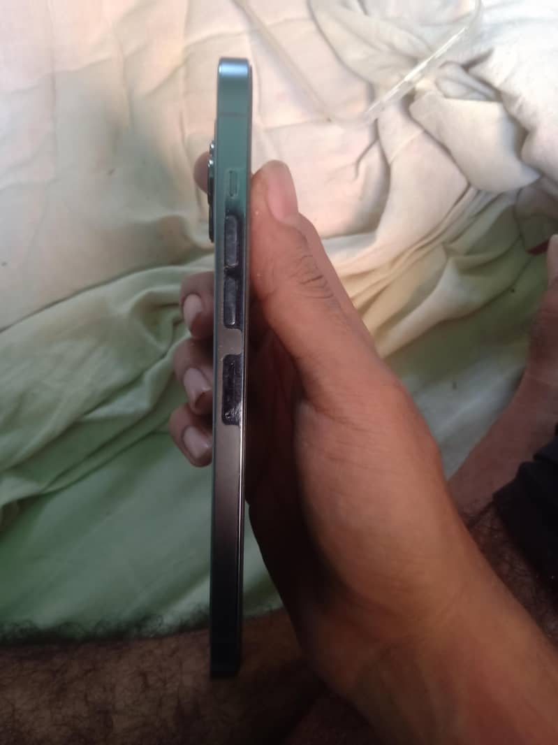 Apple iPhone 13 Pro Max 3