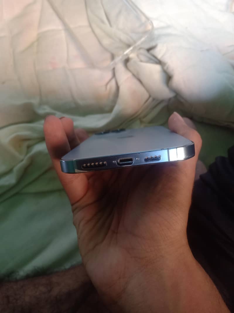 Apple iPhone 13 Pro Max 4