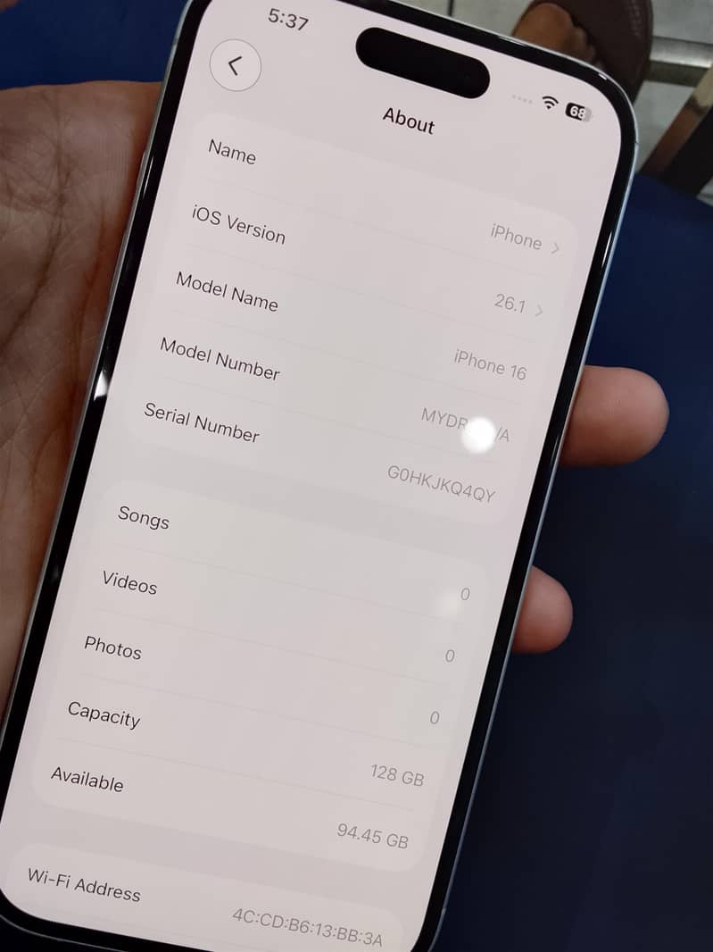 Apple iPhone 16 1