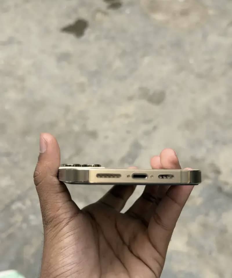Apple iPhone 14 Pro Max 5
