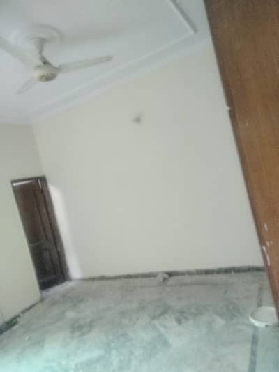 04 MARLA BEAUTIFUL HOUSE TILE FLOORS FOR RENT IN JOHAR TOWN LAHORE