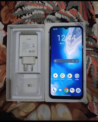 Vivo Y33s 128/8GB Ram with box and charger for sale