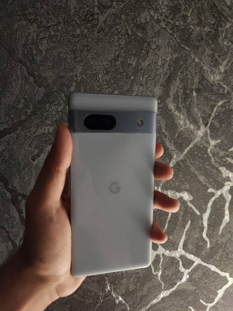 Google Pixel 7a 2