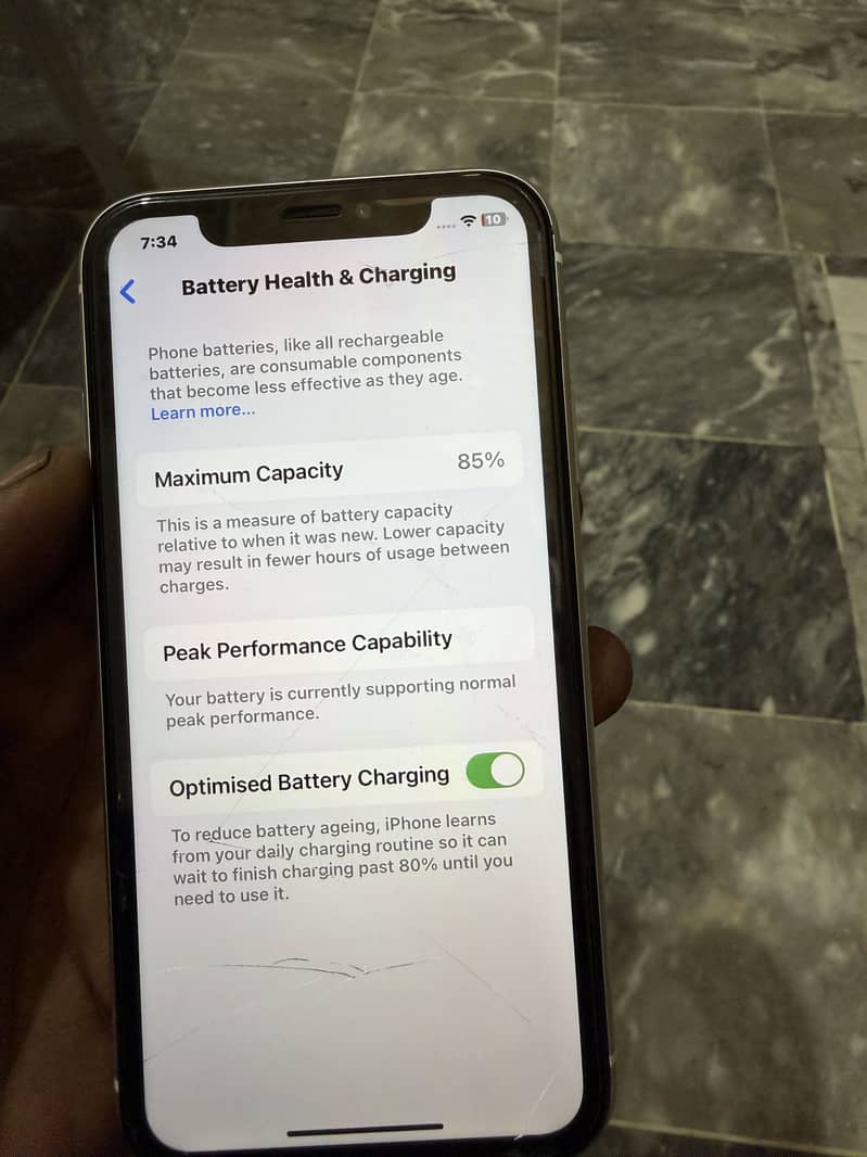 Apple iPhone XR 1
