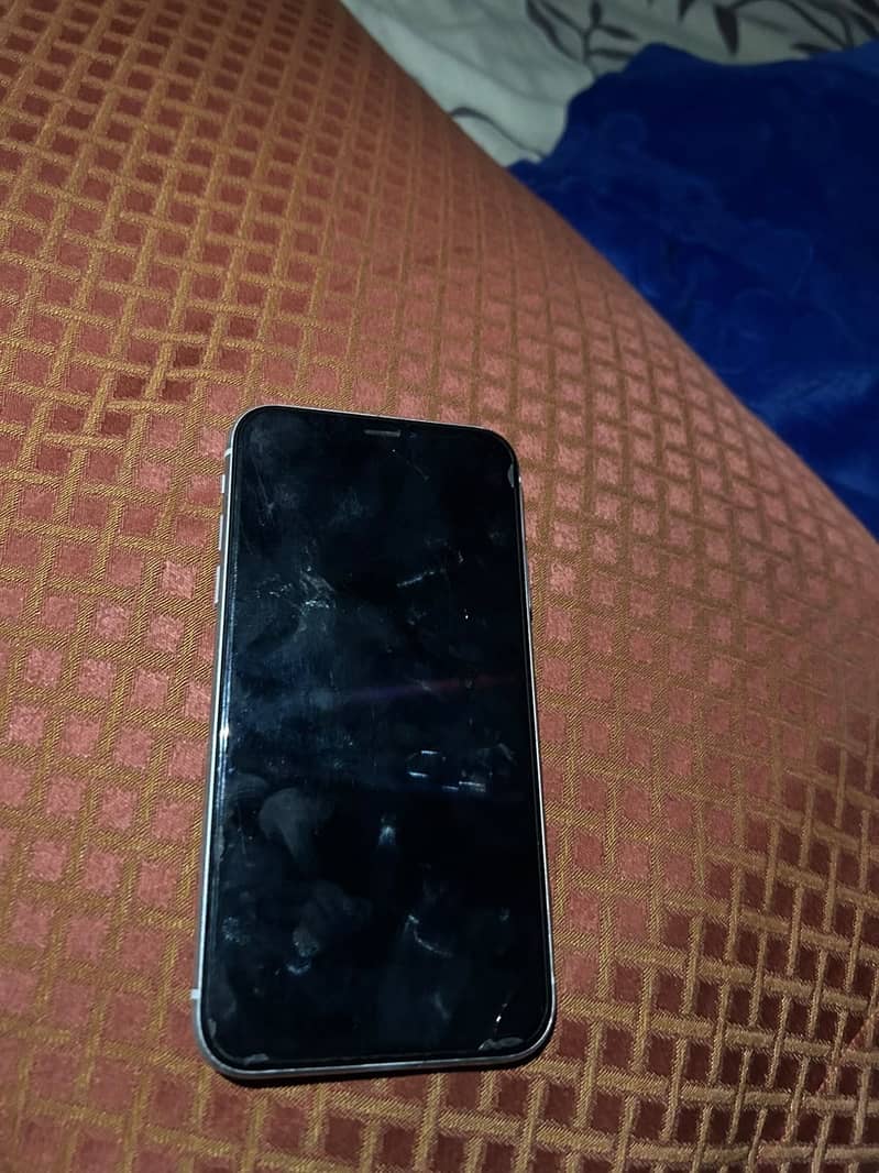 Apple iPhone XR 6