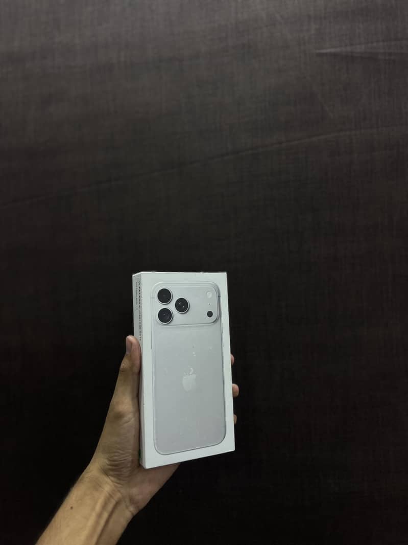 Apple iPhone 18 Pro Max 3