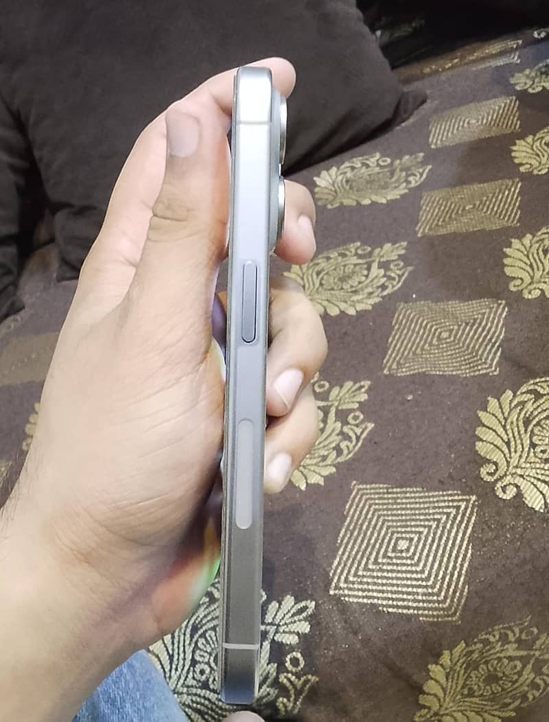 Apple iPhone 15 Pro 5