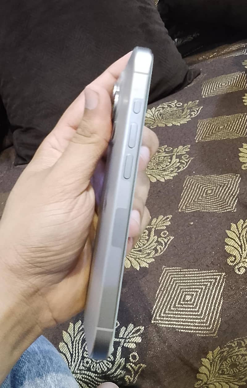 Apple iPhone 15 Pro 8