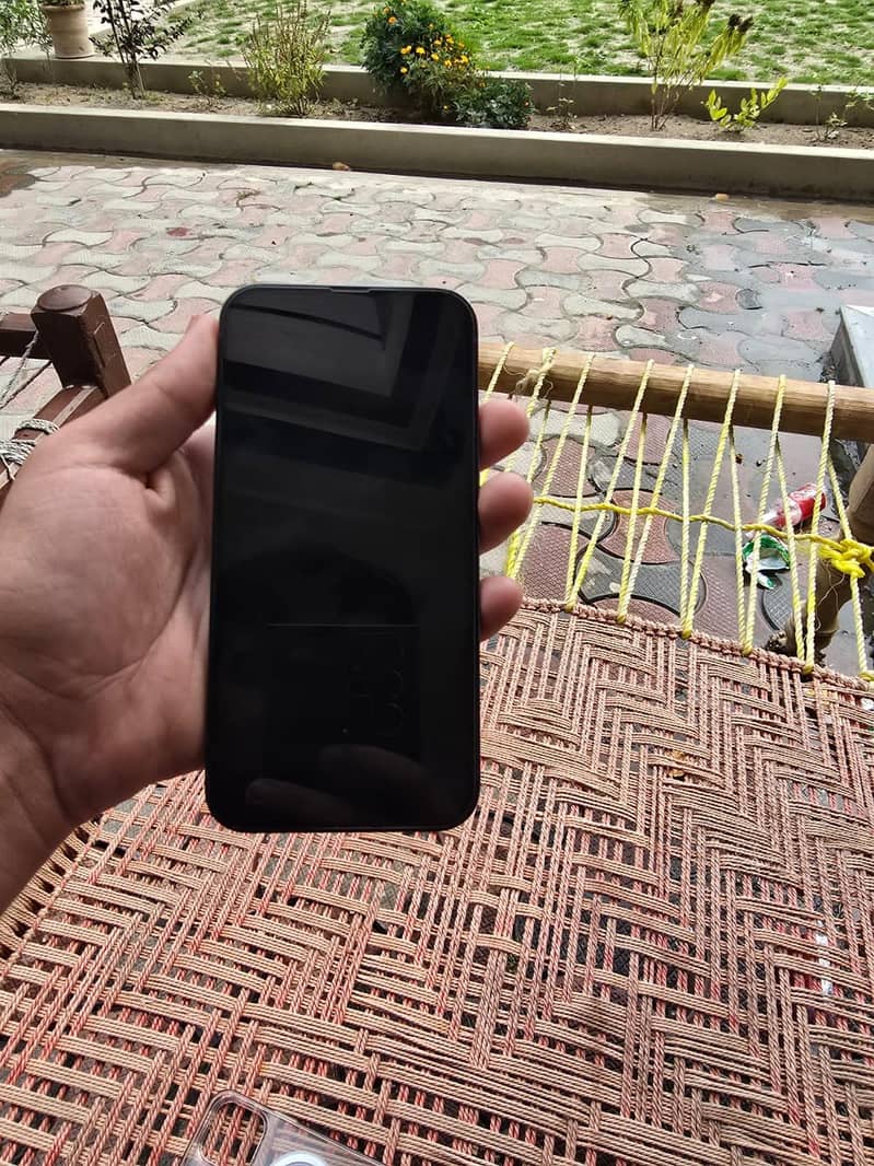 Apple iPhone 13 Pro Max 4