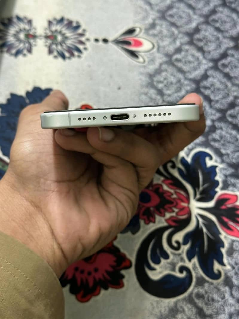 Apple iPhone 16 Plus 2