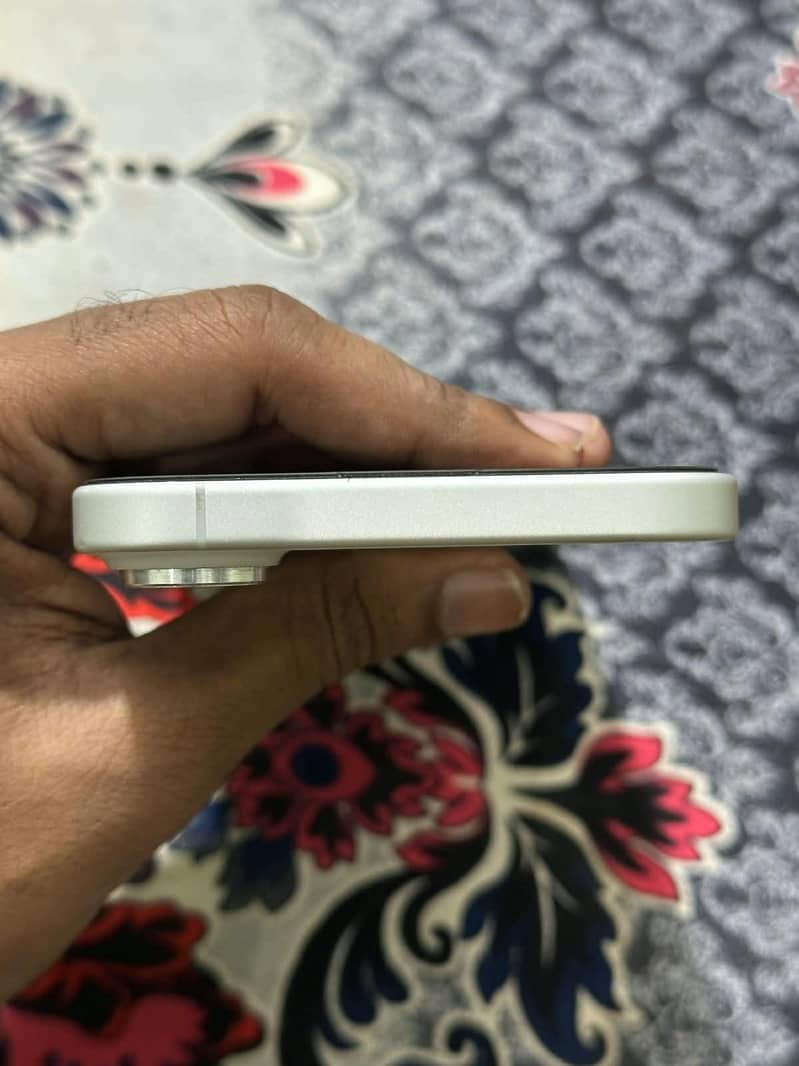 Apple iPhone 16 Plus 5
