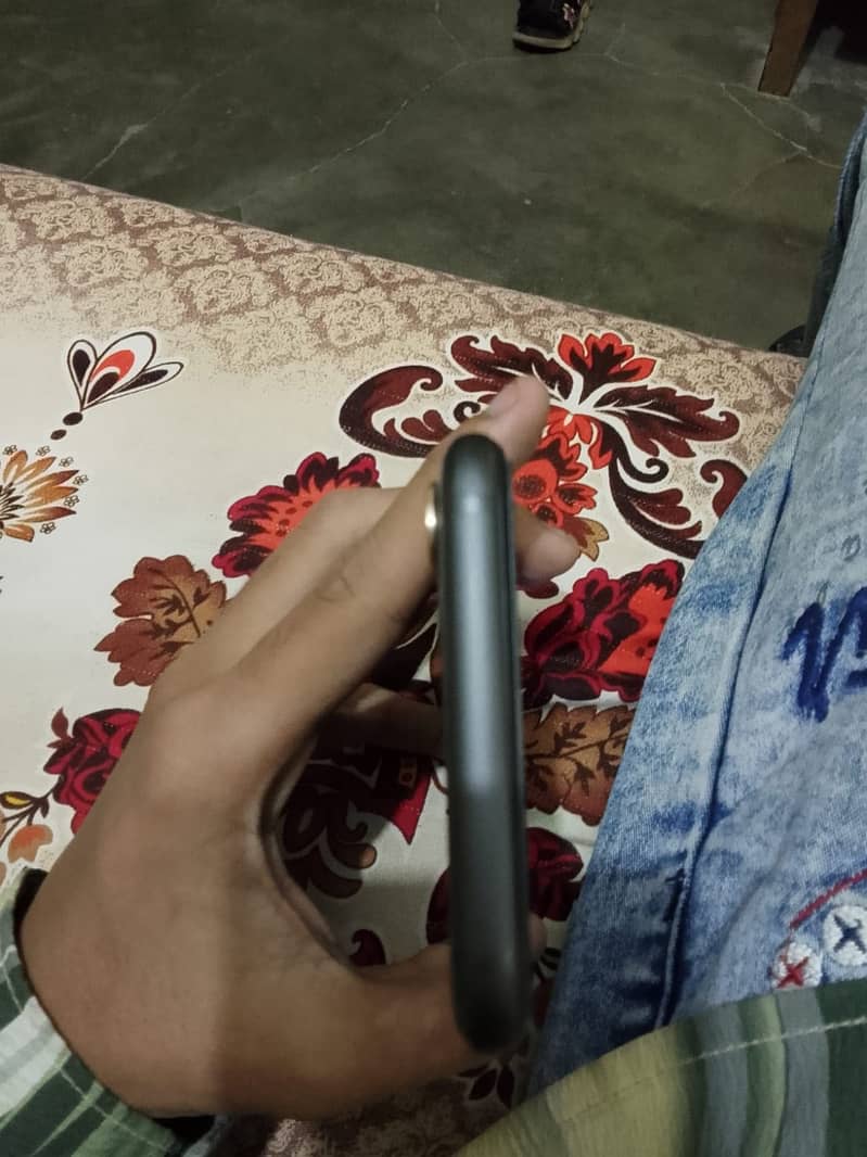 Apple iPhone 11 5