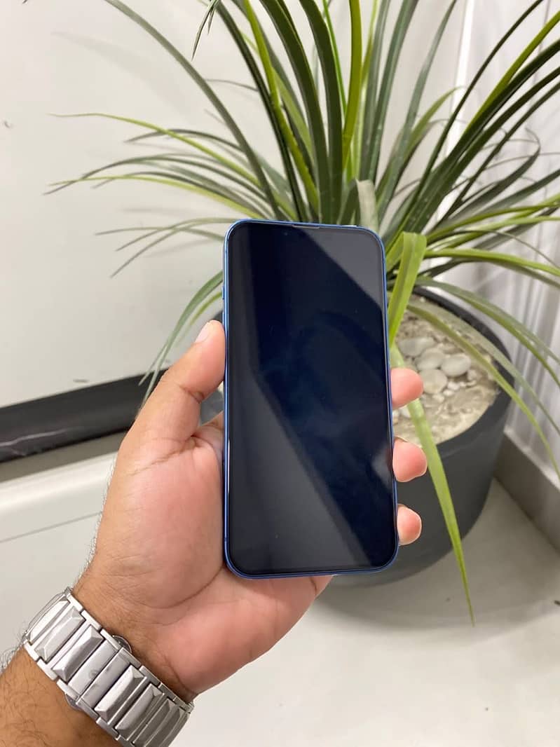 Apple iPhone 13 1