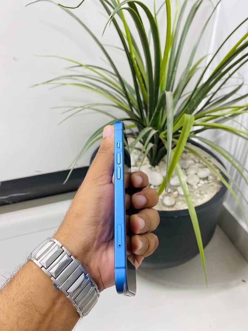 Apple iPhone 13 3