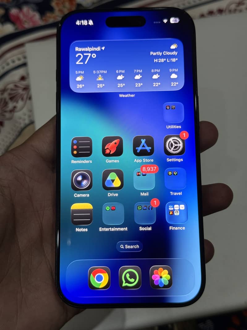 Apple iPhone 16 Pro 3