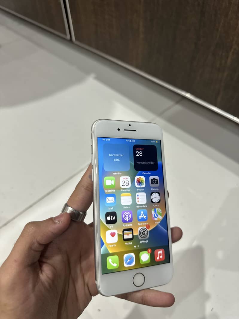 Apple iPhone 8 1
