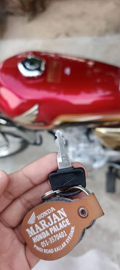 honda 125 self start ha 2024 model total 400 k kareeb chala ha