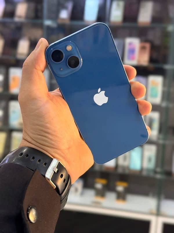 Apple iPhone 13 1