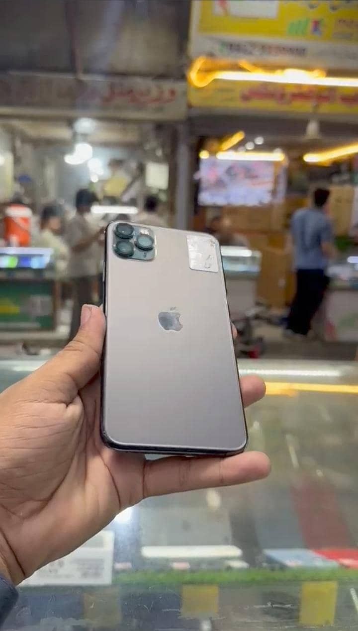 Apple iPhone 11 Pro Max 1
