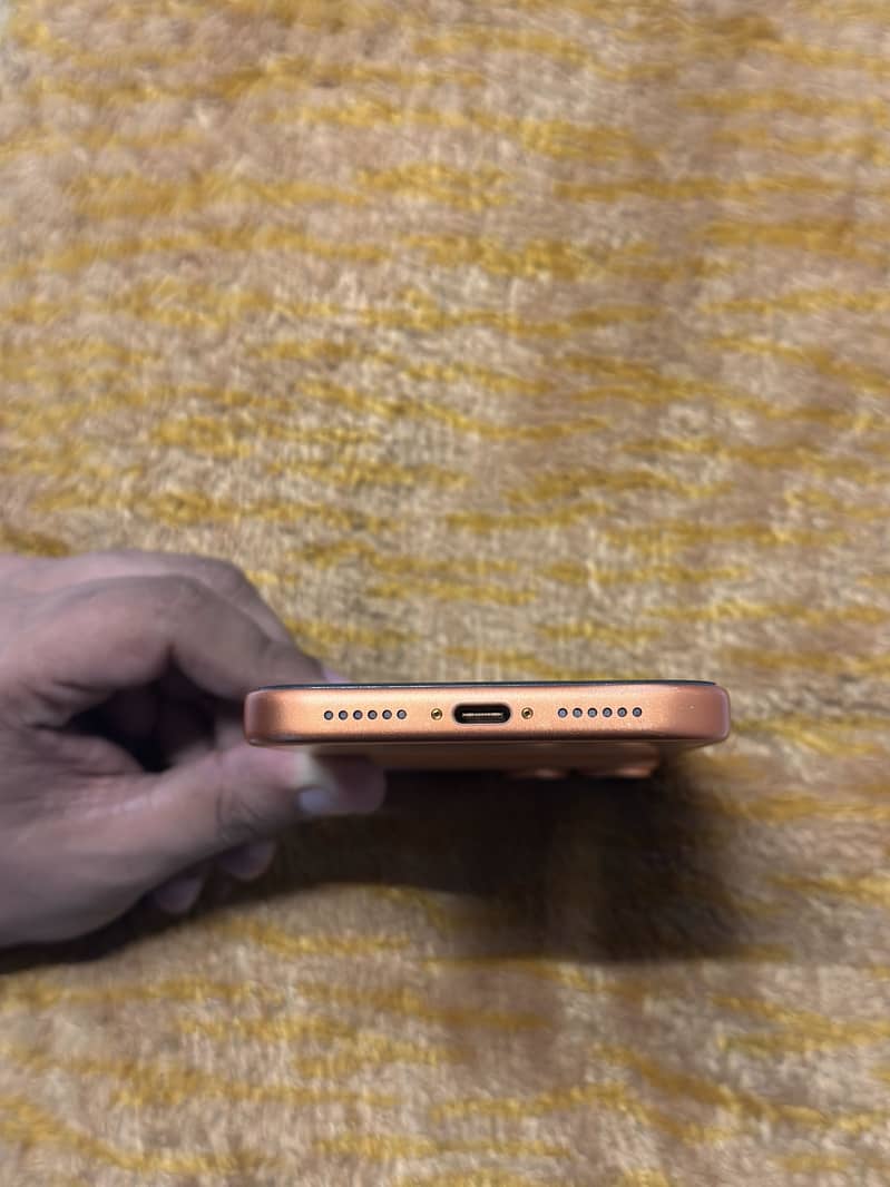 Apple iPhone 17 Pro Max 4