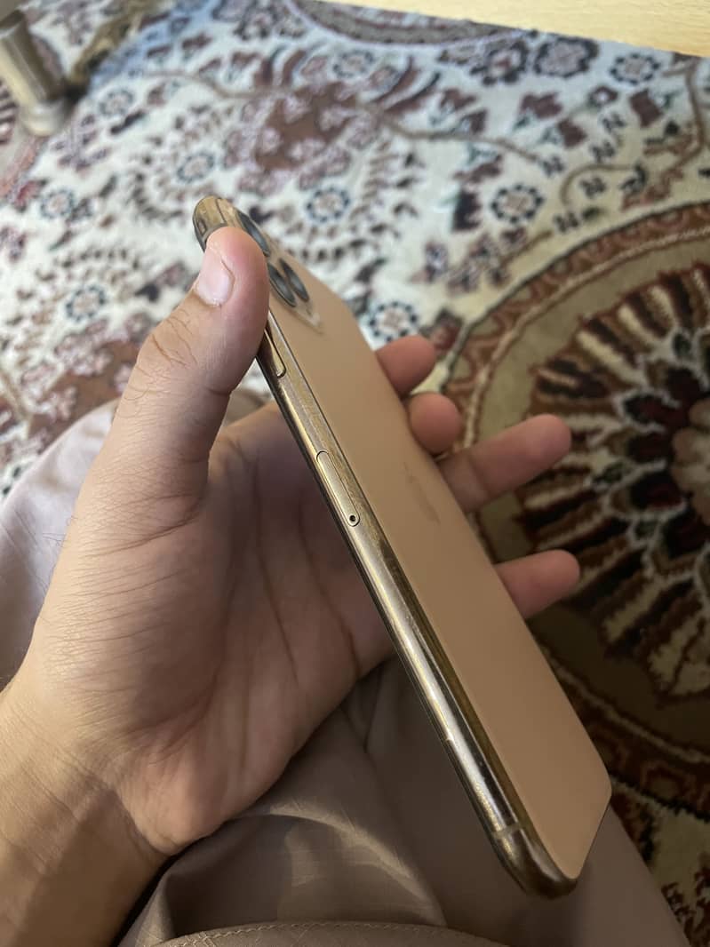Apple iPhone 11 Pro Max 0