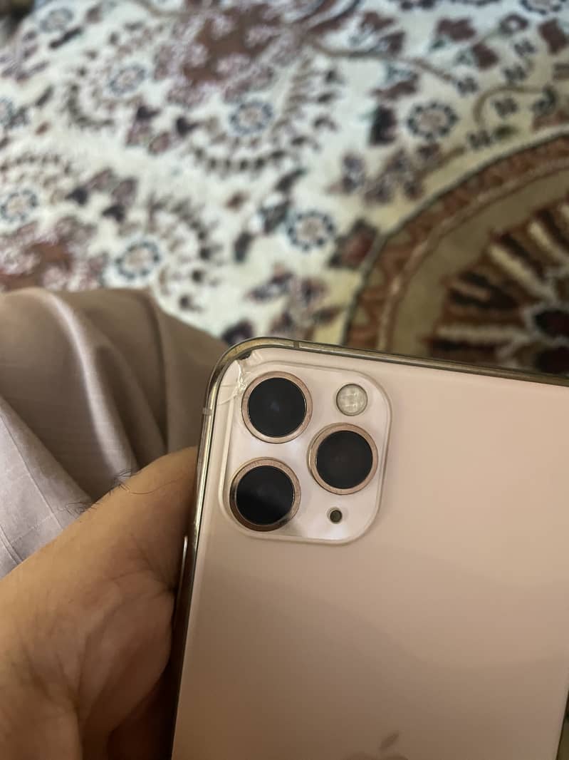 Apple iPhone 11 Pro Max 1