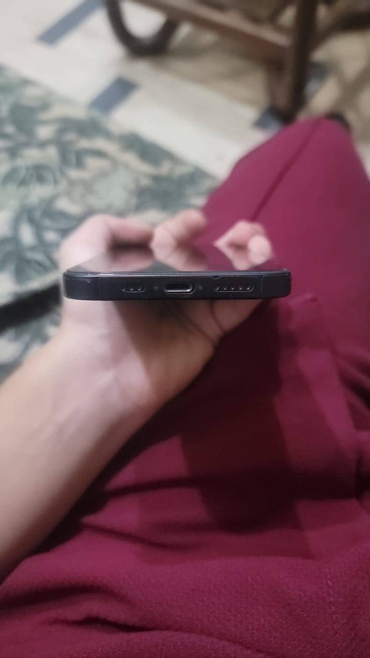 Apple iPhone 13 2