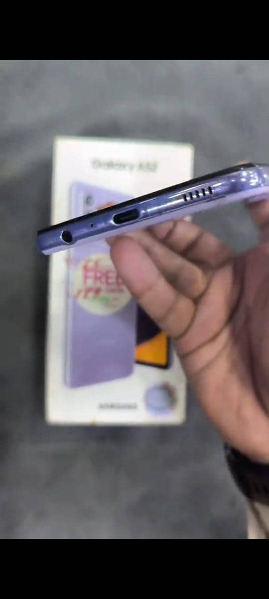 Samsung Mobile A52 1