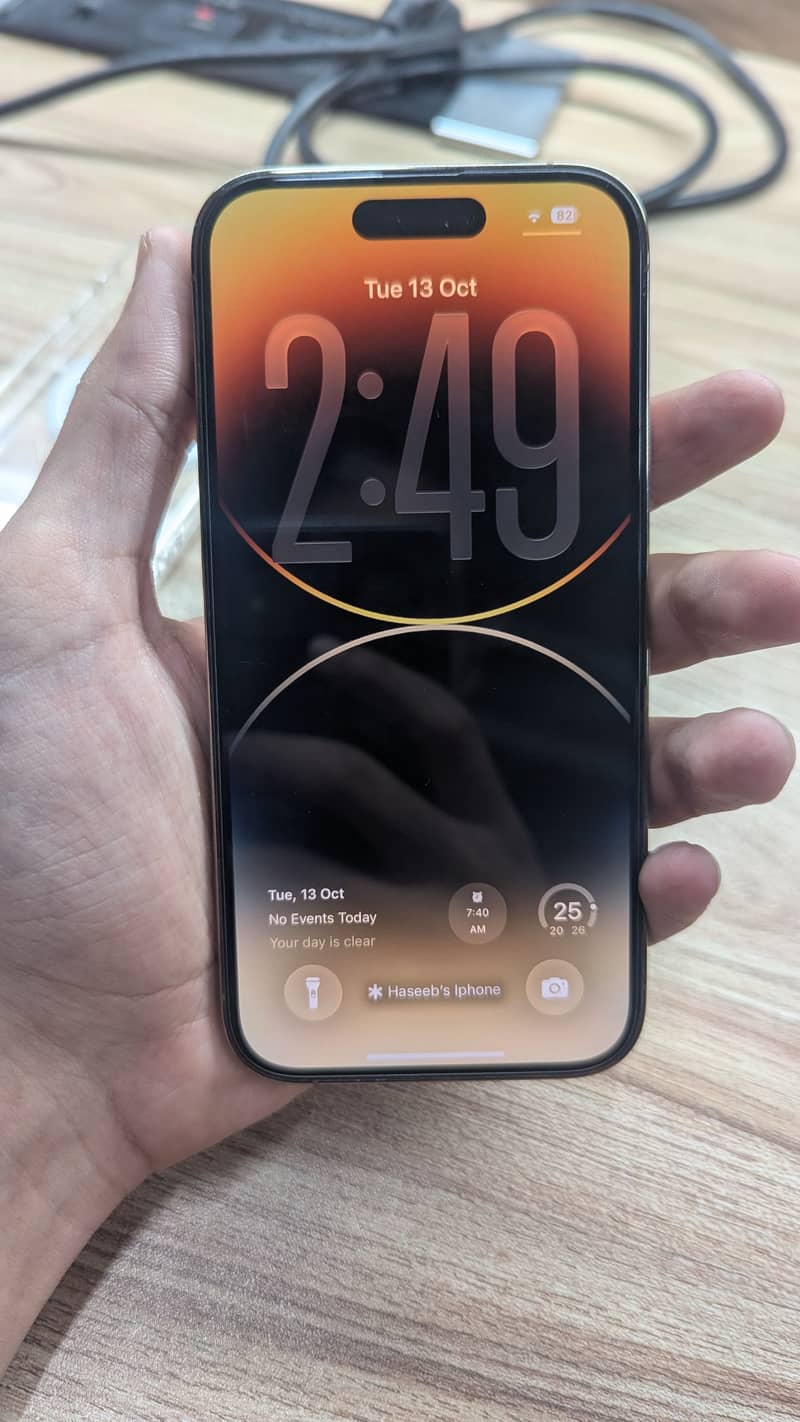 Apple iPhone 14 Pro JV 1