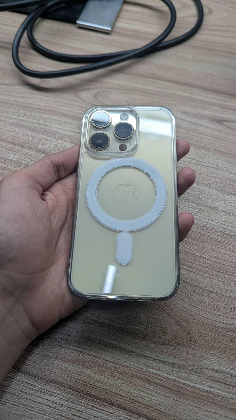 Apple iPhone 14 Pro JV 3