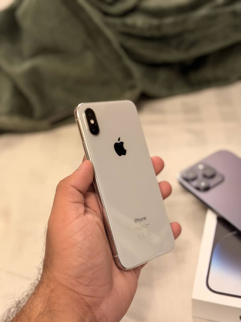 Apple iPhone X 1