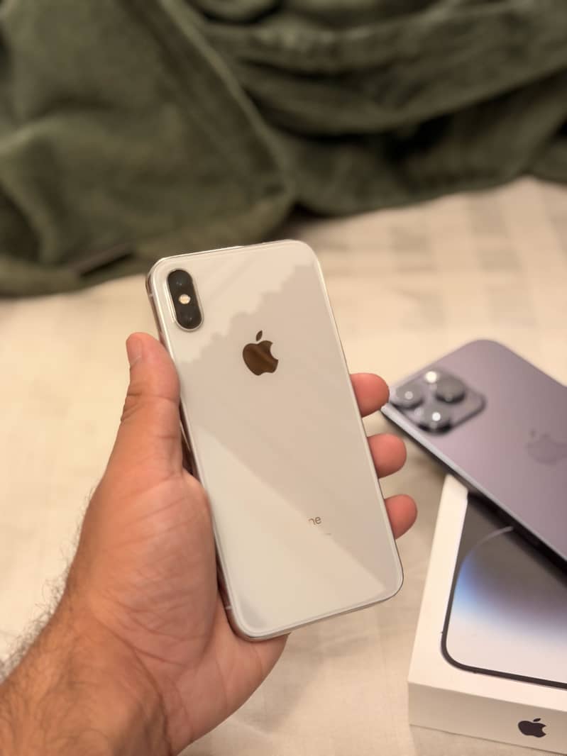 Apple iPhone X 2