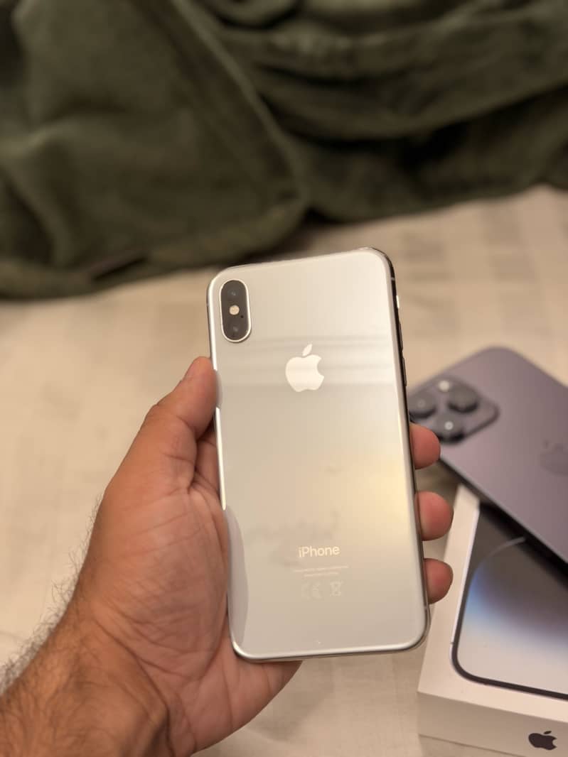 Apple iPhone X 10