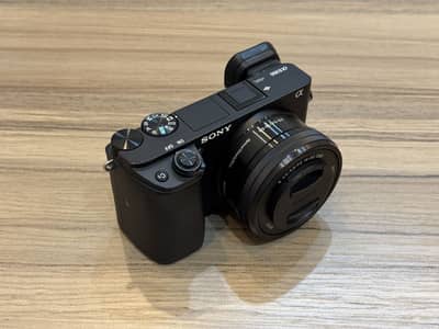 Sony A6300 with 16-50mm Lens
