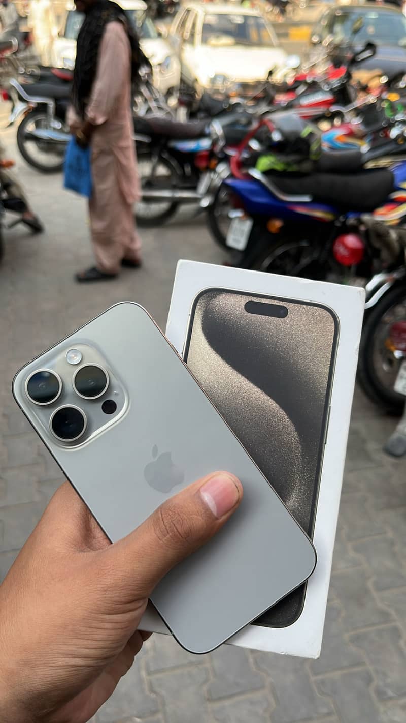 Apple iPhone 15 Pro 0
