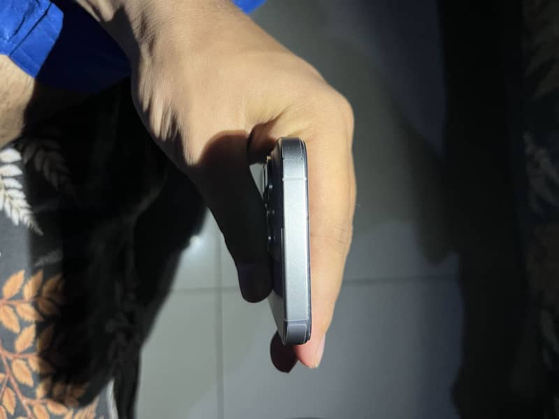 Apple iPhone 15 Pro 6