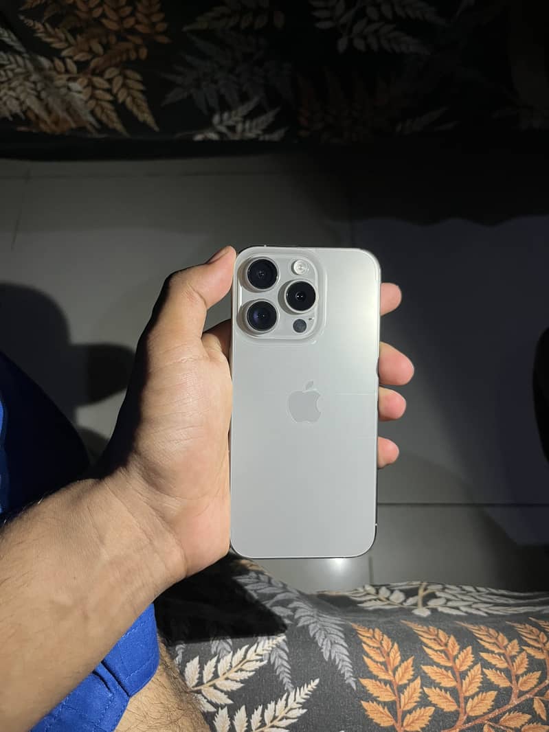 Apple iPhone 15 Pro 9