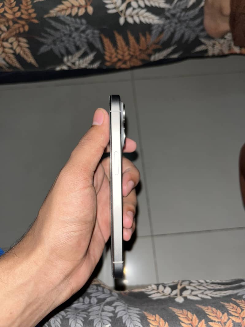Apple iPhone 15 Pro 11
