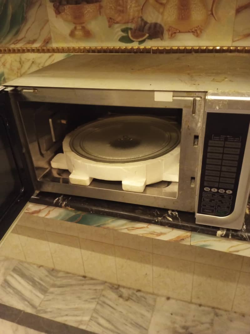 Baking microwave oven 3