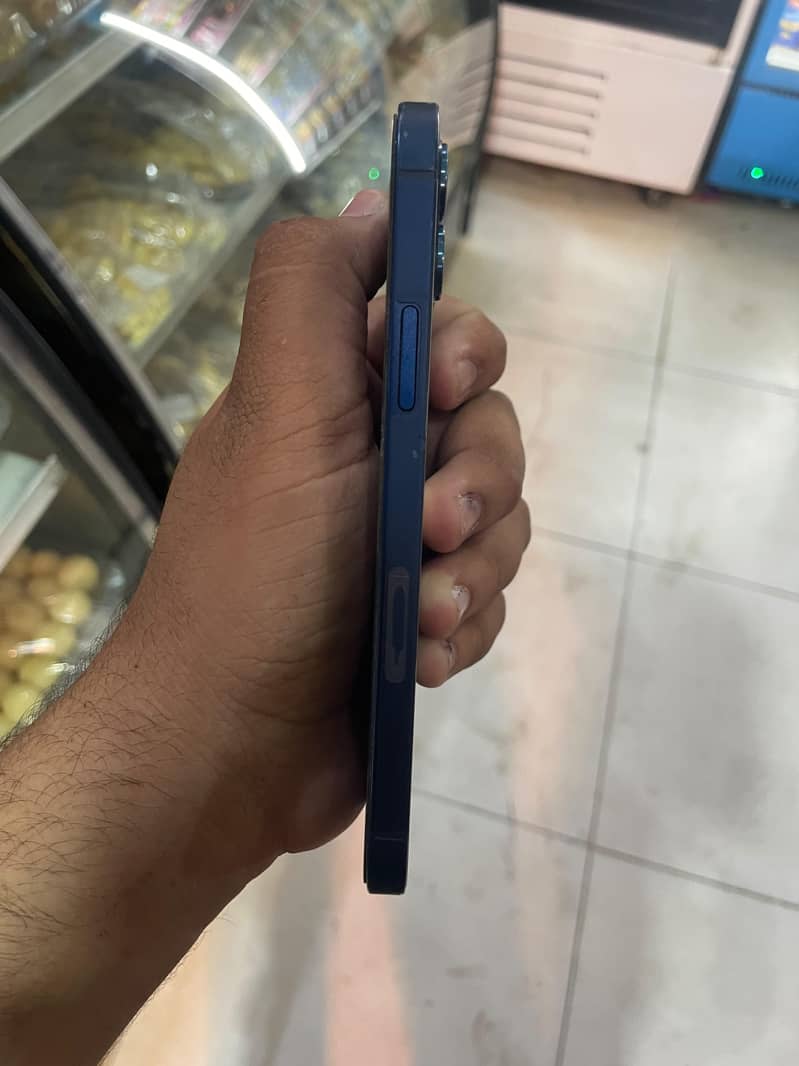 Apple iPhone 12 2