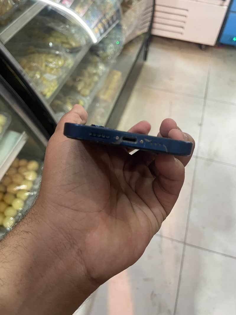 Apple iPhone 12 5