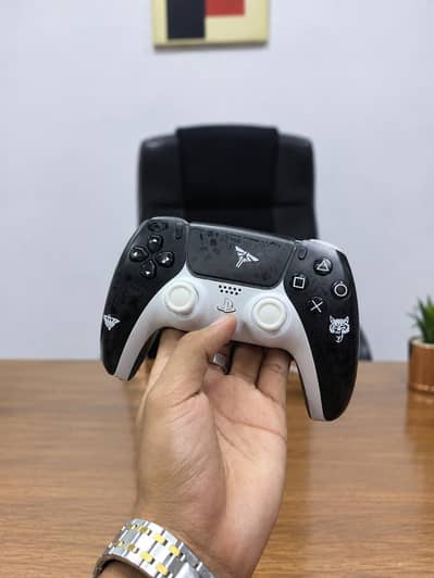 PS5 DualSense Controller - The Last of Us Edition