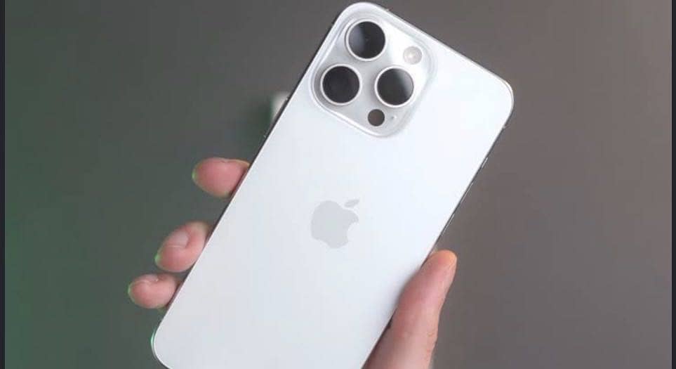Apple iPhone 15 Pro Max 1